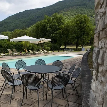 La Contessa, On The Pure & Green Hills Of Villa Gubbio